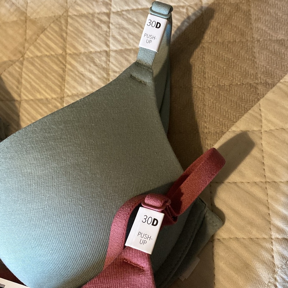 NWT Victoria secret wear everywhere push up bras - Picture 2 of 3